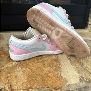 Jordan 1 Low Paw Print Pink Foam